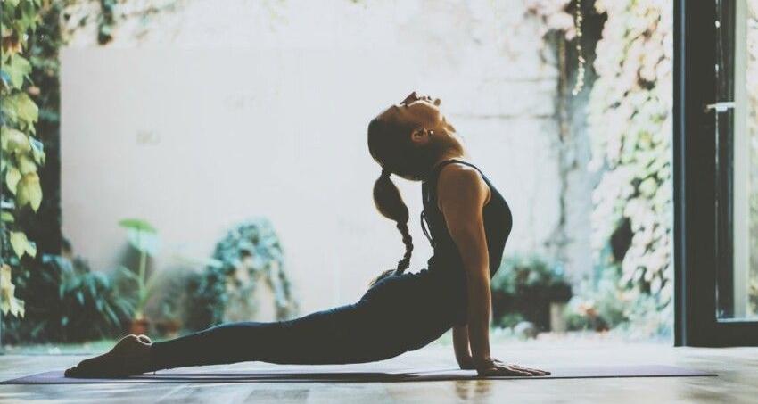 5-bonnes-raisons-de-se-mettre-au-yoga.jpeg