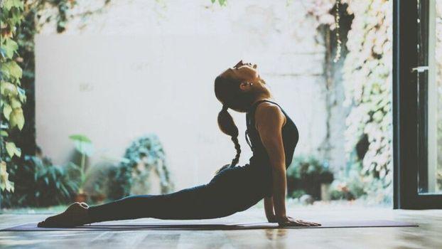 5-bonnes-raisons-de-se-mettre-au-yoga.jpeg